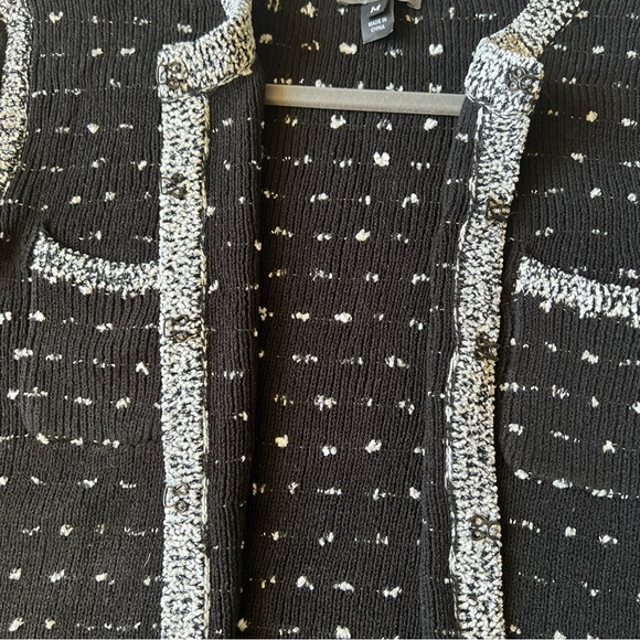 Neiman Marcus Sz M Women's Black White Open Front Cardigan Sweater Long Pocket - Picture 12 of 15